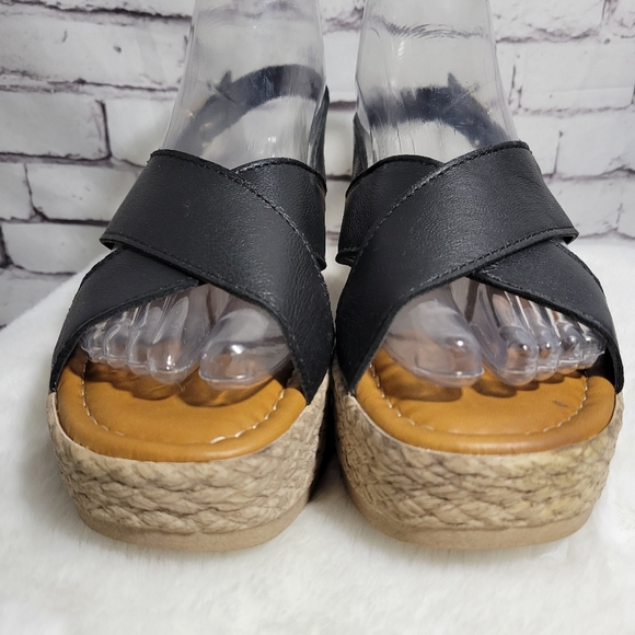 Bella Vita Mar-Italy Platform Sandals - Picture 6 of 13